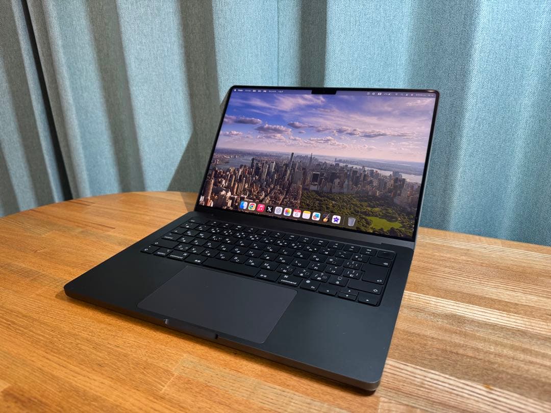 MacBook Pro 【M4（バッテリ100%）】＋おまけ付き