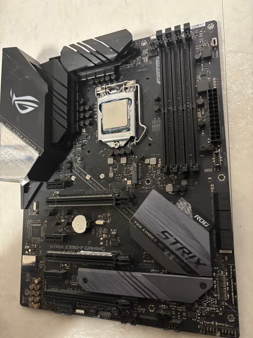 CPU i7 9700k Z390 F Gaming