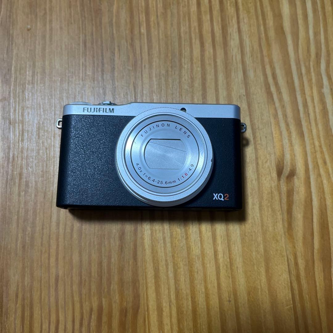 FUJIFILM XQ2 シルバー