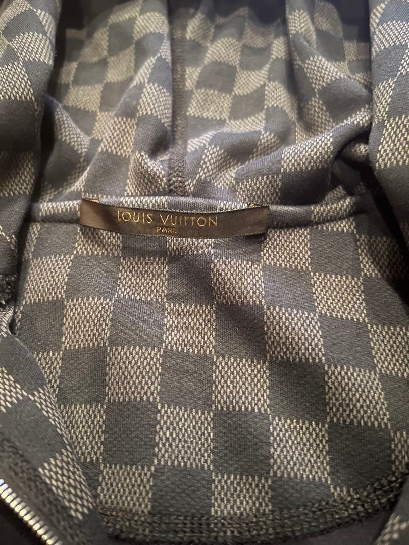 Louis Vuitton ダミエ　ブラックパーカー フルジップ