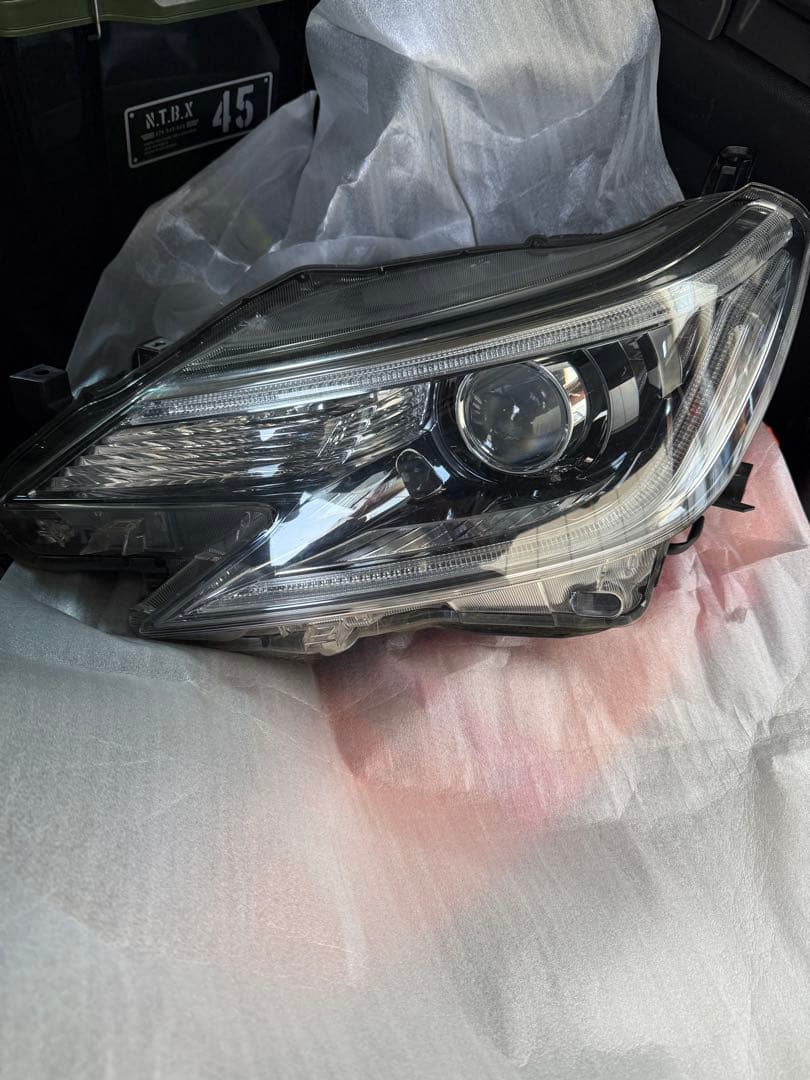 マークX 130系　左側ヘッドライト