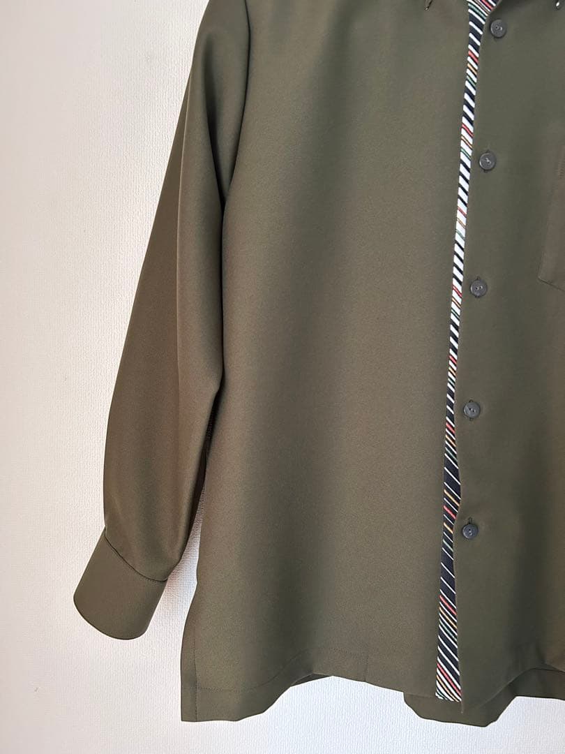 手作りのポリエステル生地メンズかりゆしウェアＭサイズカーキー色