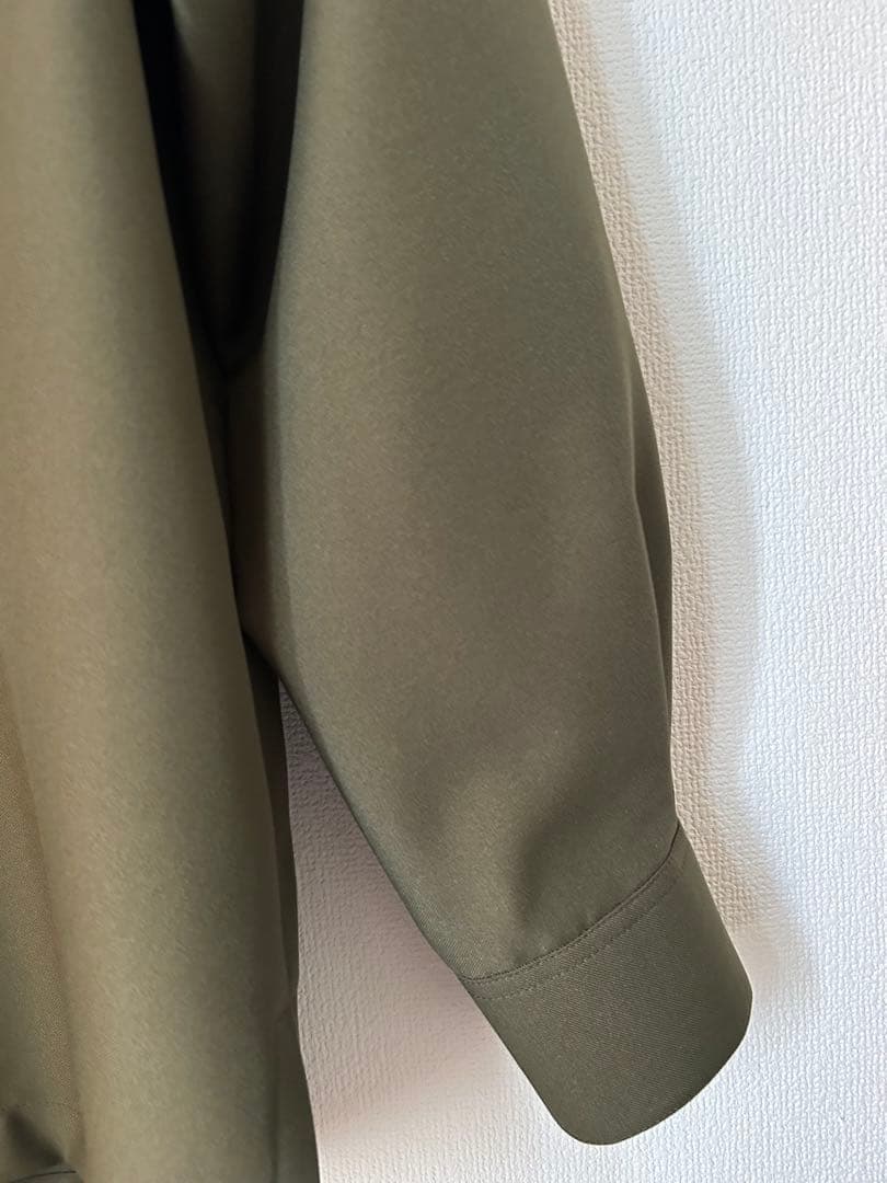 手作りのポリエステル生地メンズかりゆしウェアＭサイズカーキー色