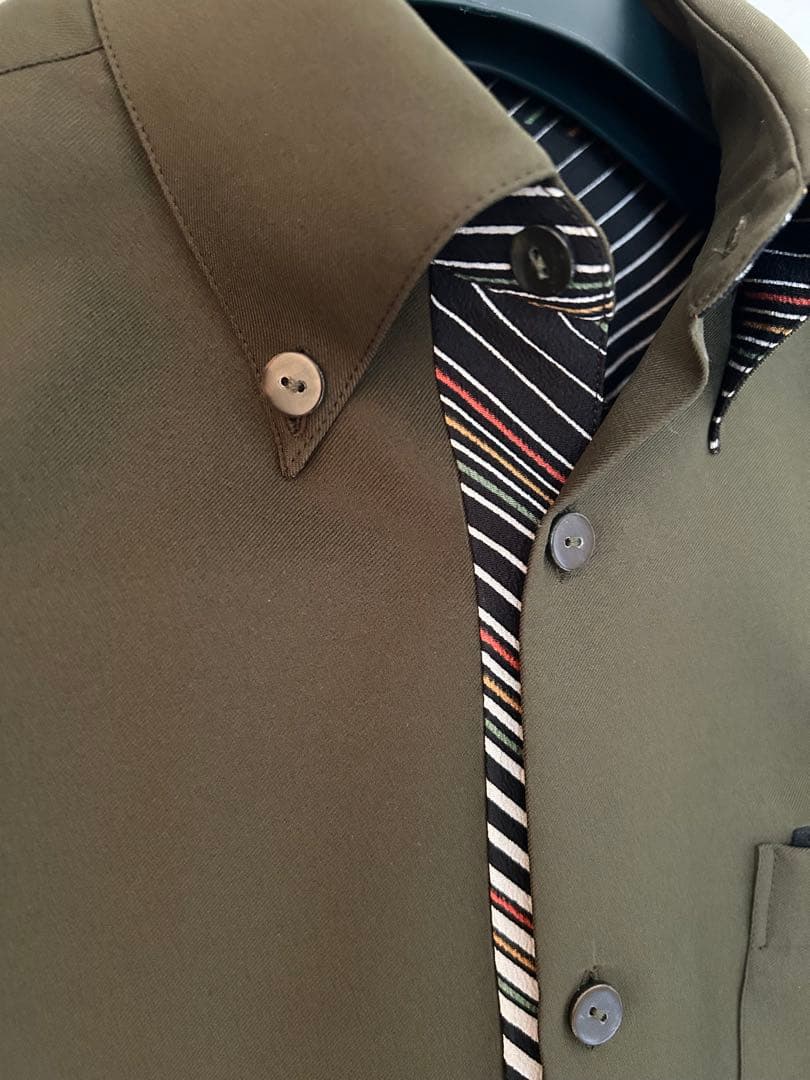 手作りのポリエステル生地メンズかりゆしウェアＭサイズカーキー色