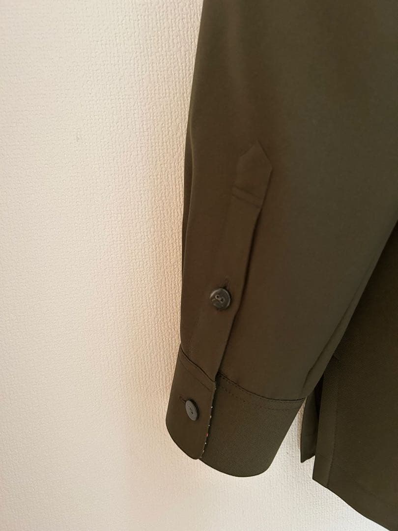 手作りのポリエステル生地メンズかりゆしウェアＭサイズカーキー色