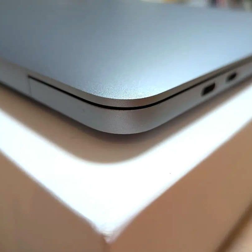 【セール中！美品✨️】macbook pro 13-inch 2018