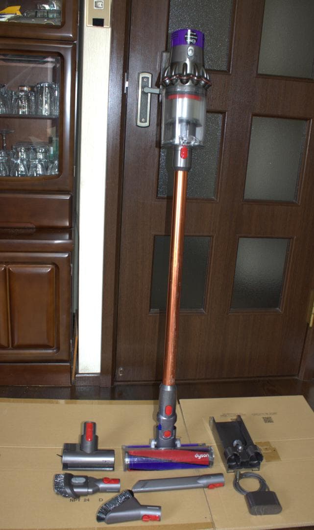 Dyson ダイソンサイクロ掃除機 V10 SV12 再値下げしました