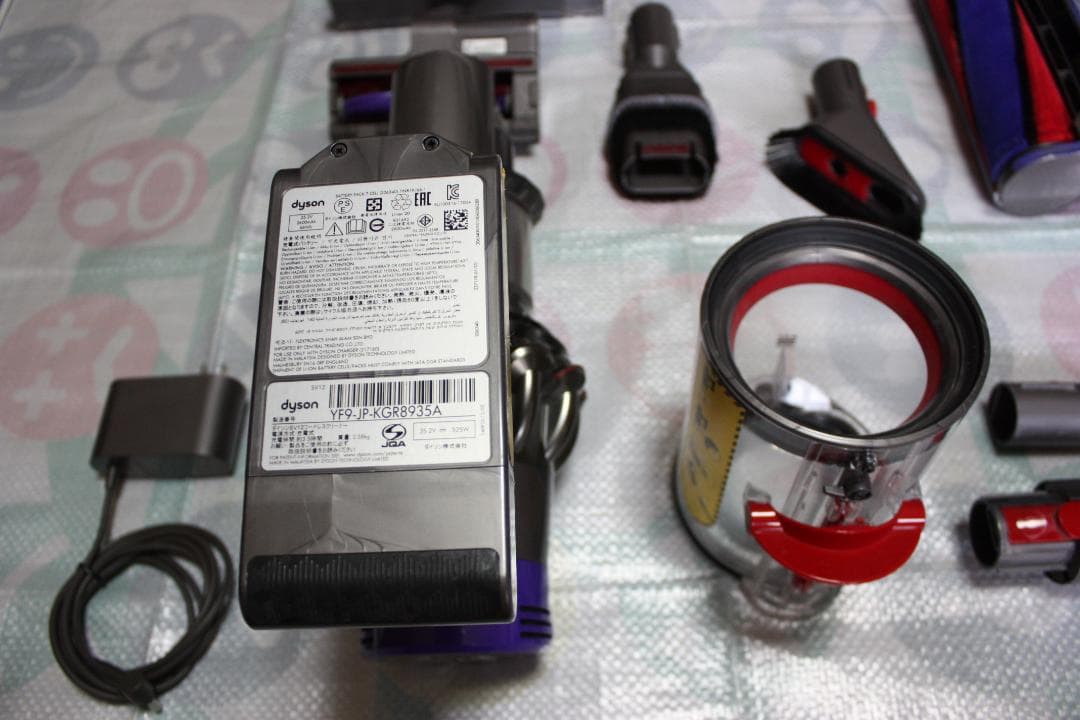 Dyson ダイソンサイクロ掃除機 V10 SV12 再値下げしました