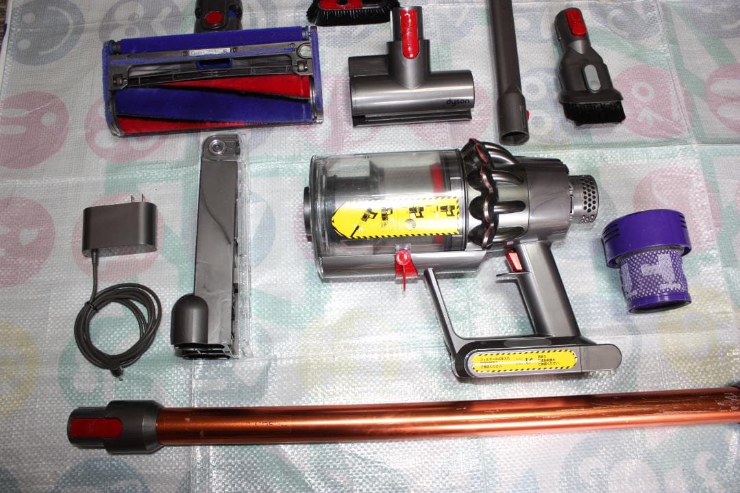 Dyson ダイソンサイクロ掃除機 V10 SV12 再値下げしました