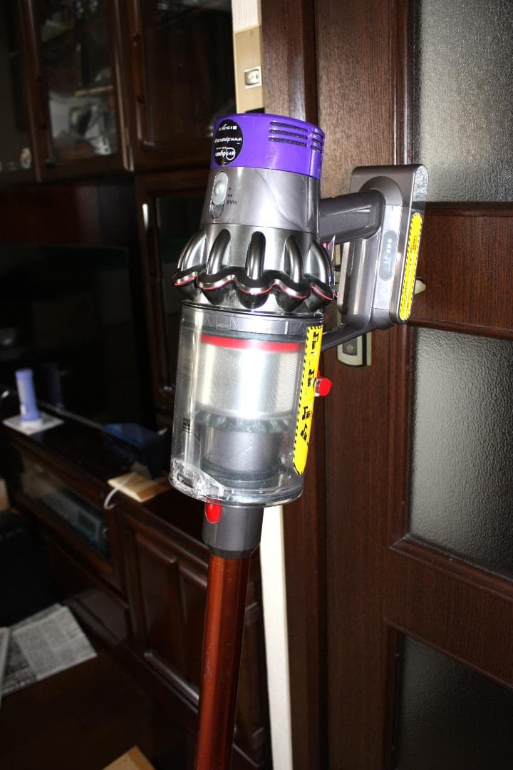 Dyson ダイソンサイクロ掃除機 V10 SV12 再値下げしました