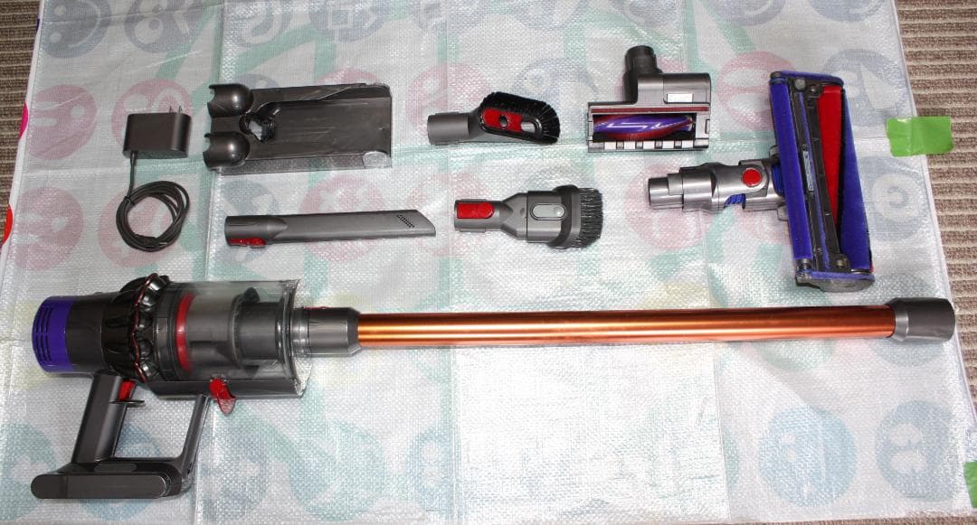 Dyson ダイソンサイクロ掃除機 V10 SV12 再値下げしました