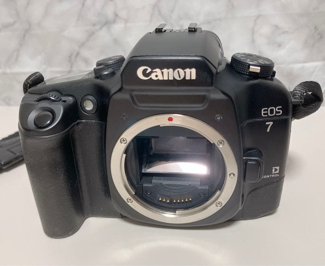 Canon eos7 フィルムカメラ　 ズームレンズ　EF28-105mm