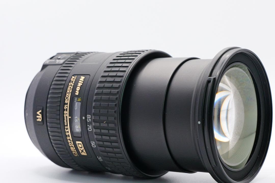 万能レンズ Nikon AF-S DX NIKKOR 16-85mm 手振れ補正