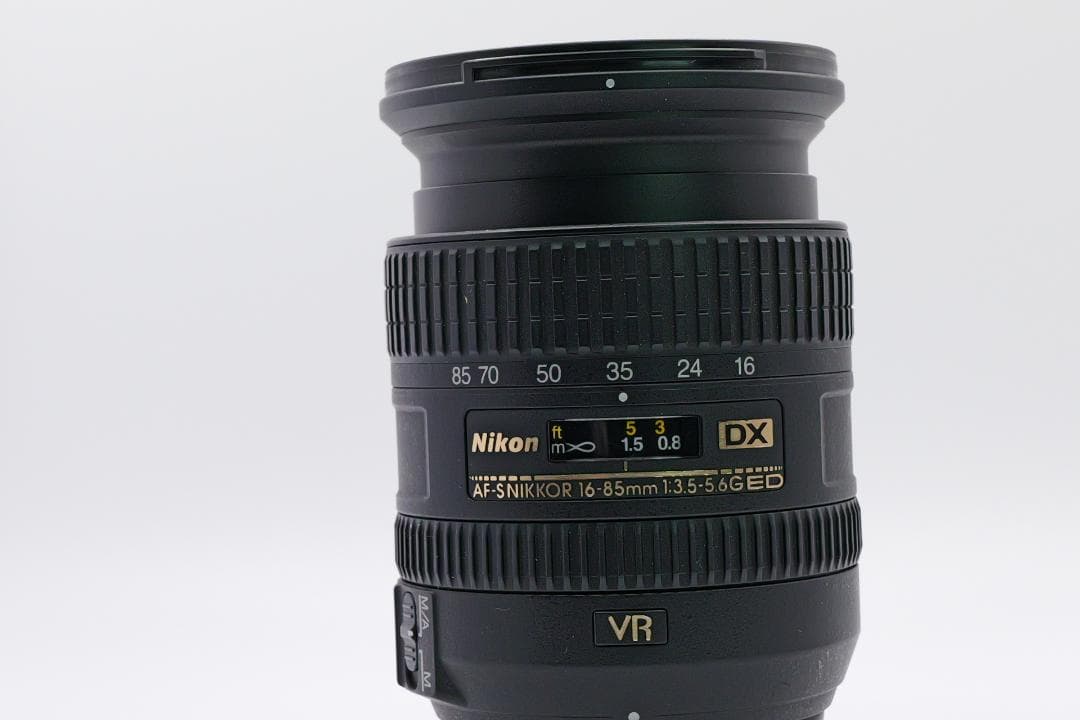 万能レンズ Nikon AF-S DX NIKKOR 16-85mm 手振れ補正