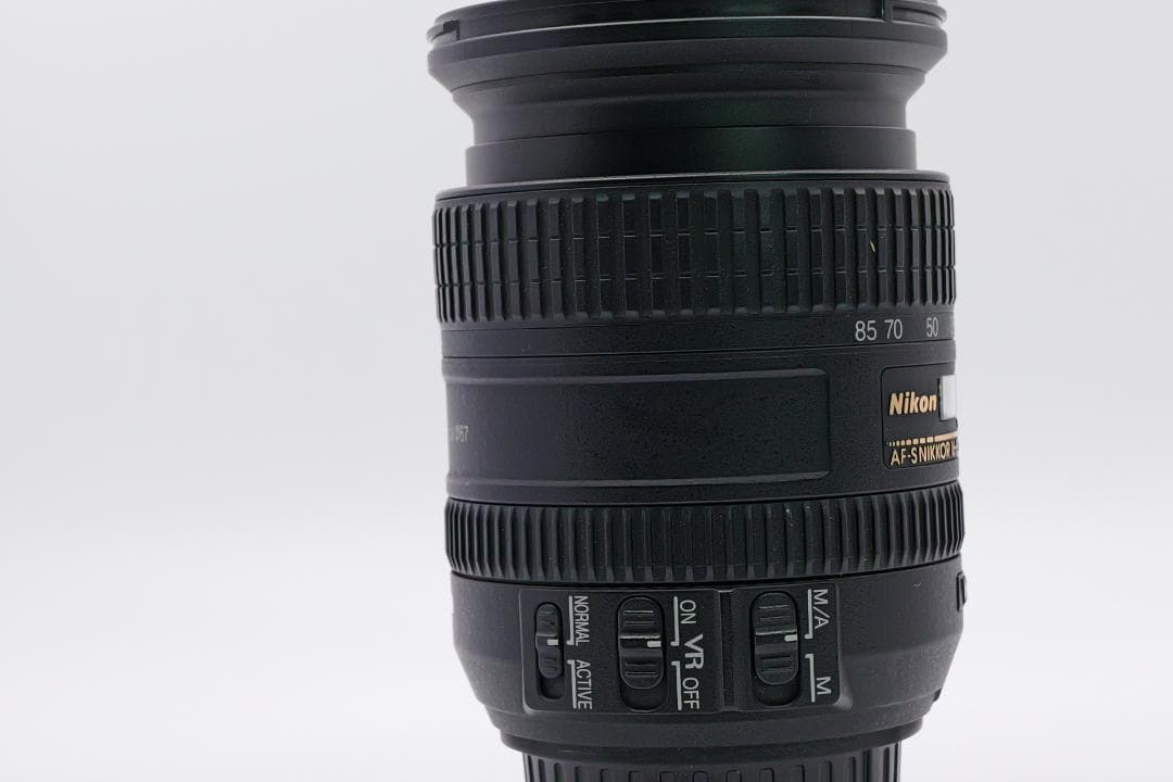 万能レンズ Nikon AF-S DX NIKKOR 16-85mm 手振れ補正