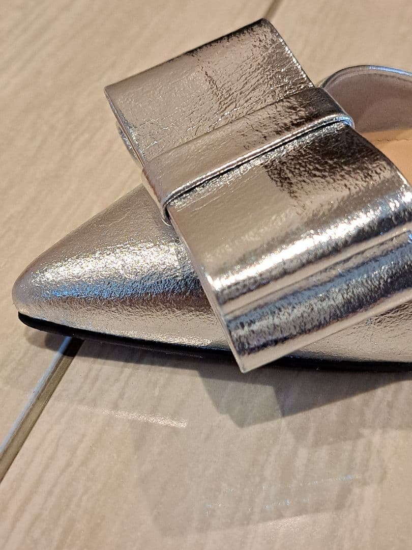 【人気完売】【美品】OHGA シルバー ポインテッドトゥ ミュール