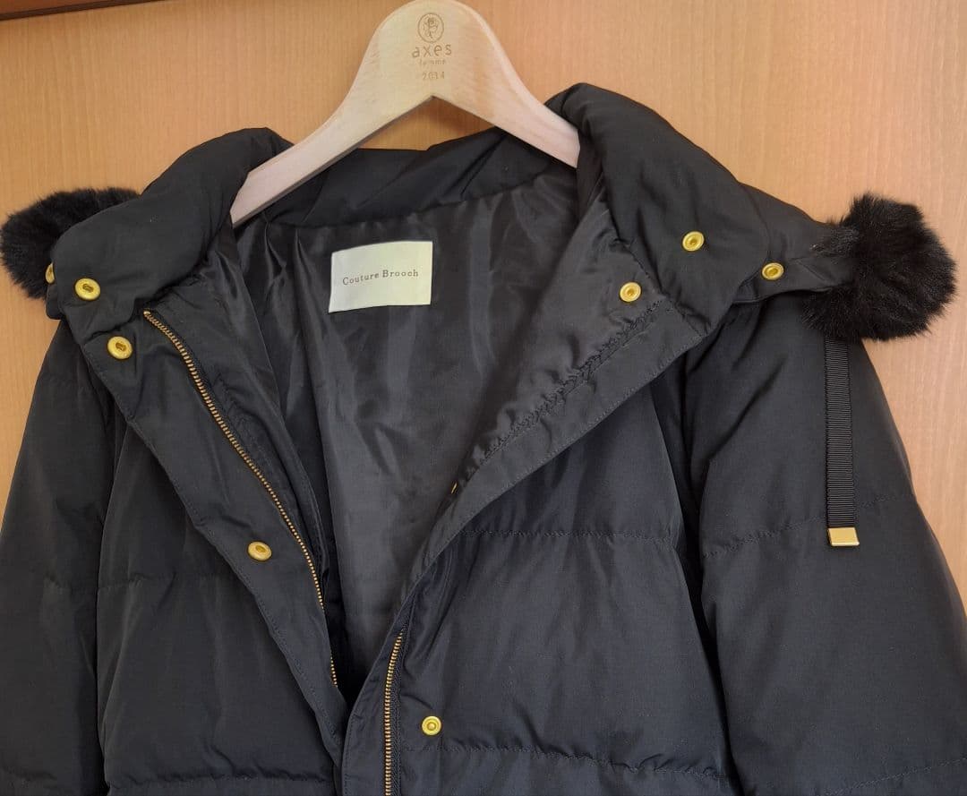 クチュールブローチ　ファー付きショートダウン　黒　試着のみ