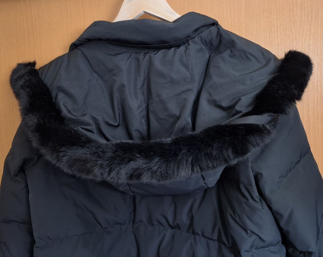 クチュールブローチ　ファー付きショートダウン　黒　試着のみ