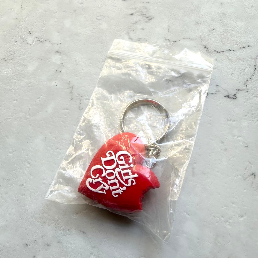 新品 Girls Don't Cry ete キーホルダー キーリング