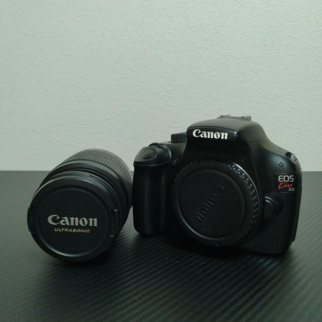 Canon Kiss X50　スマホ転送OK　シンプル操作の一眼レフ　三脚付き