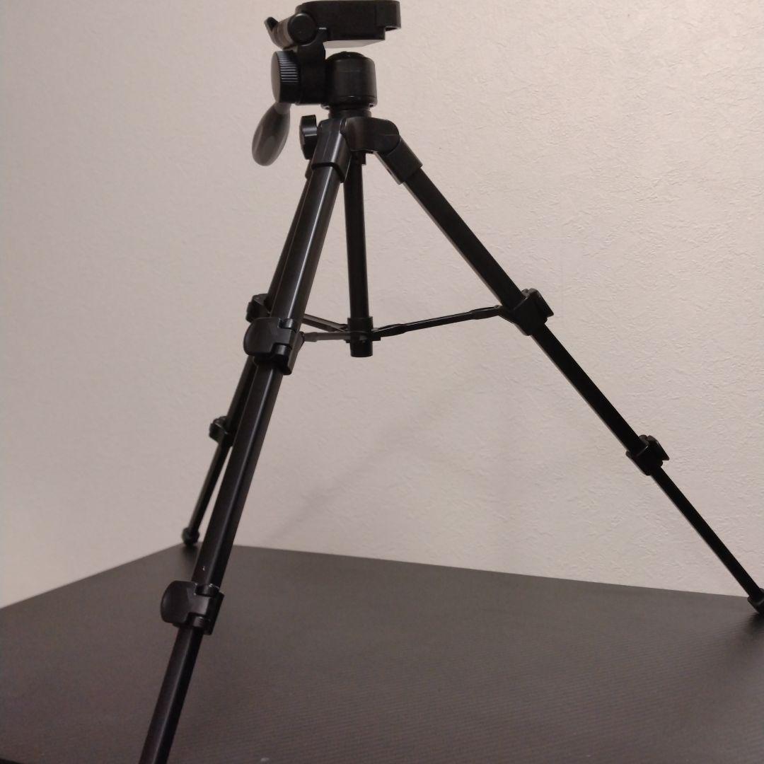 Canon Kiss X50　スマホ転送OK　シンプル操作の一眼レフ　三脚付き