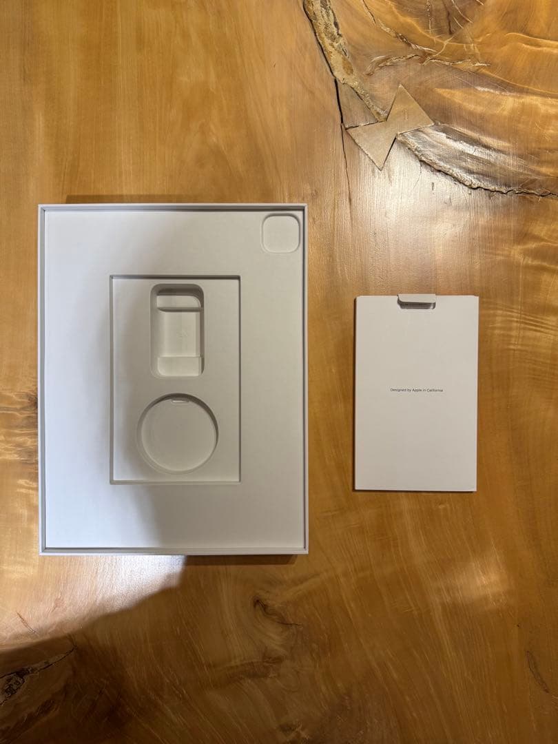 【美品】 iPad Pro 12.9第4世代+Magic Keyboard付き