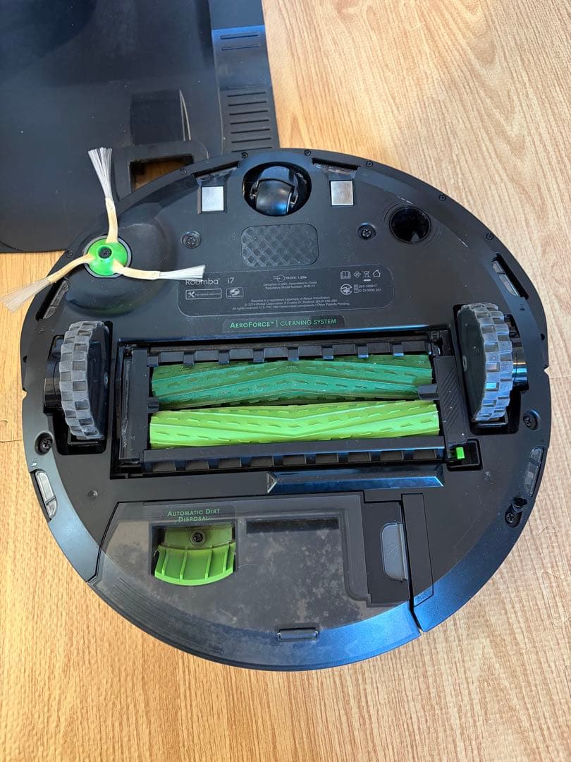 iRobot Roomba i7＋　自動充電ドック付き