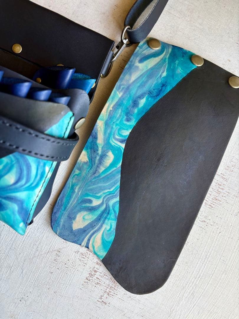 そな 手染めターコイズマーブルの蓋付き大容量シザーケース