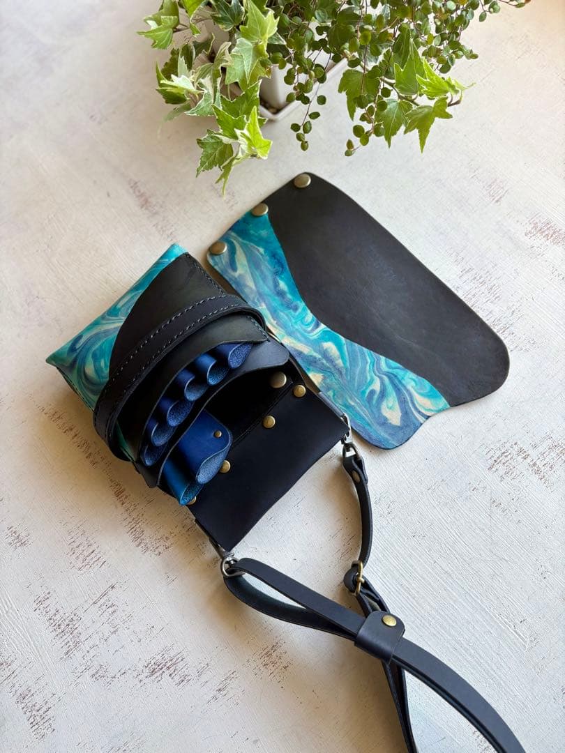 そな 手染めターコイズマーブルの蓋付き大容量シザーケース