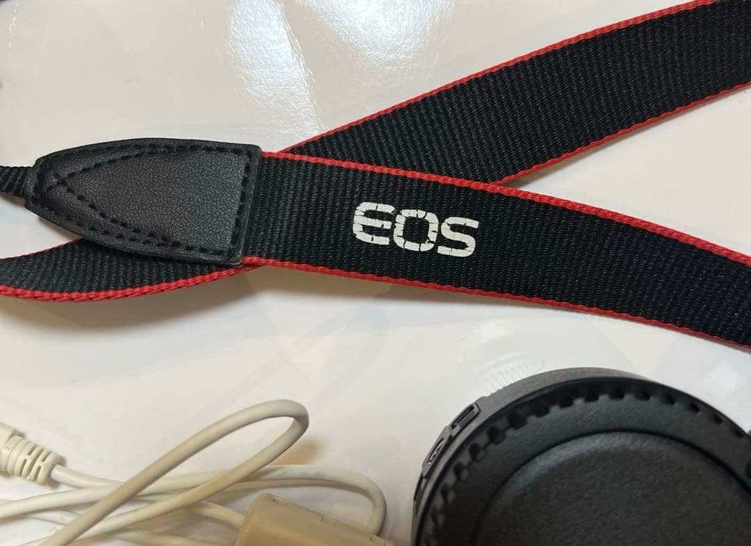 Canon EOS M ミラーレス一眼カメラ　kit