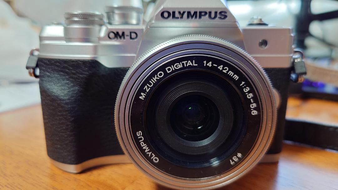 OLYMPUS OM-D E-M10 Mark IV EZダブルズームキット
