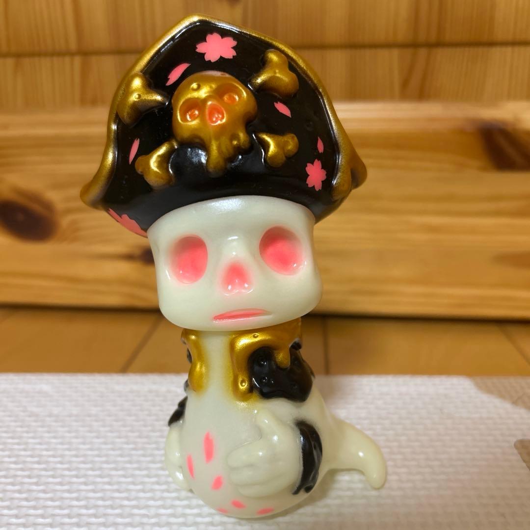 Jelly Roger（ジェリー・ロジャー）　ソフビ　蓄光キャプテン・ヘンリー