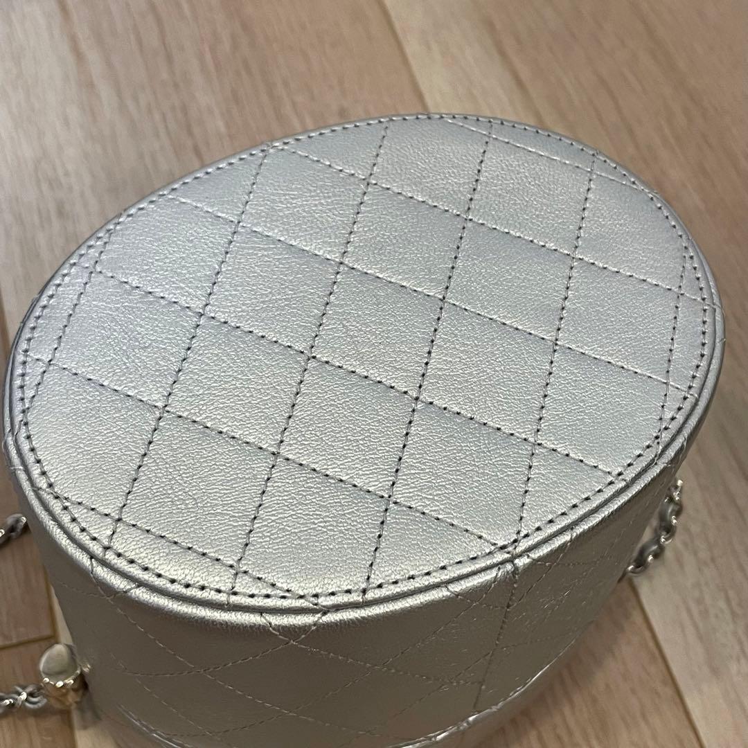 CHANEL バニティバック　シルバー