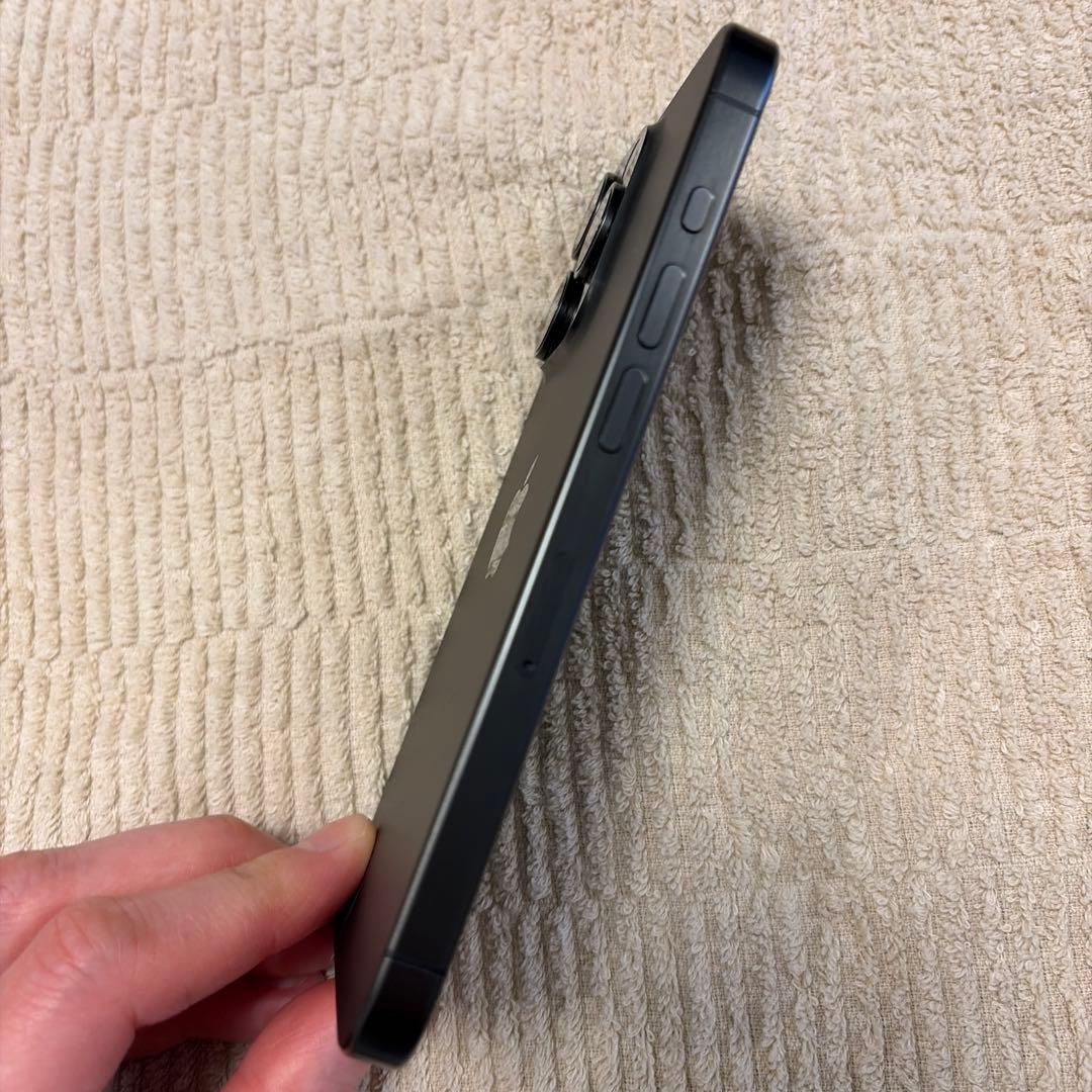 【美品 SIMフリー】iPhone15Pro 256GB ブラックチタニウム