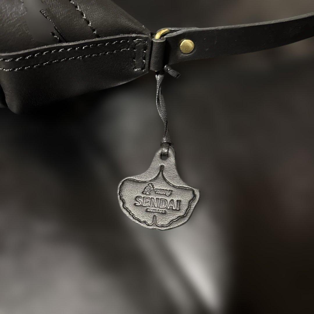 HERZ レザー ボディバッグ ブラック