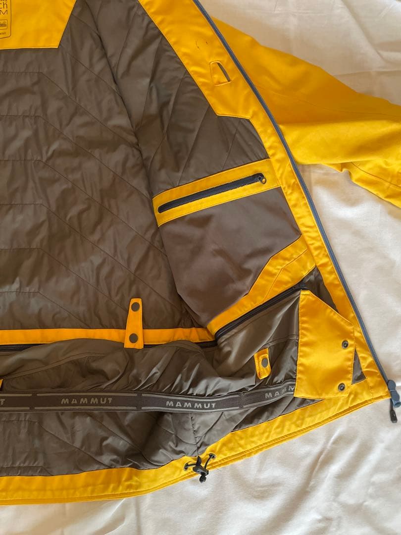 MAMMUT 多機能アウター スノージャケット 刺繍ロゴ イエロー