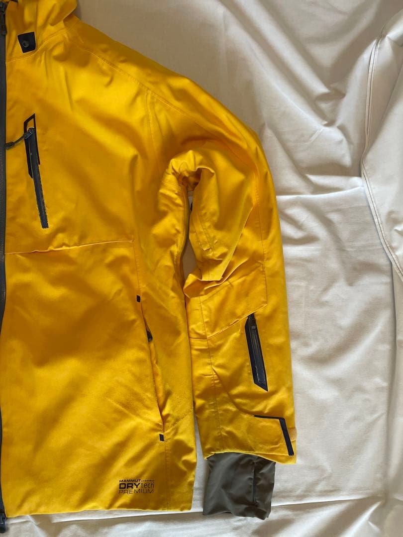 MAMMUT 多機能アウター スノージャケット 刺繍ロゴ イエロー