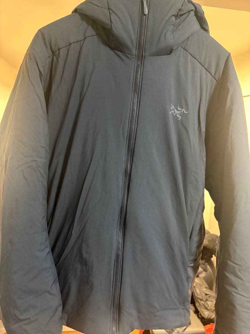 アークテリクス　アトムヘビーウェイトフーディ　メンズ　ブラックサファイア