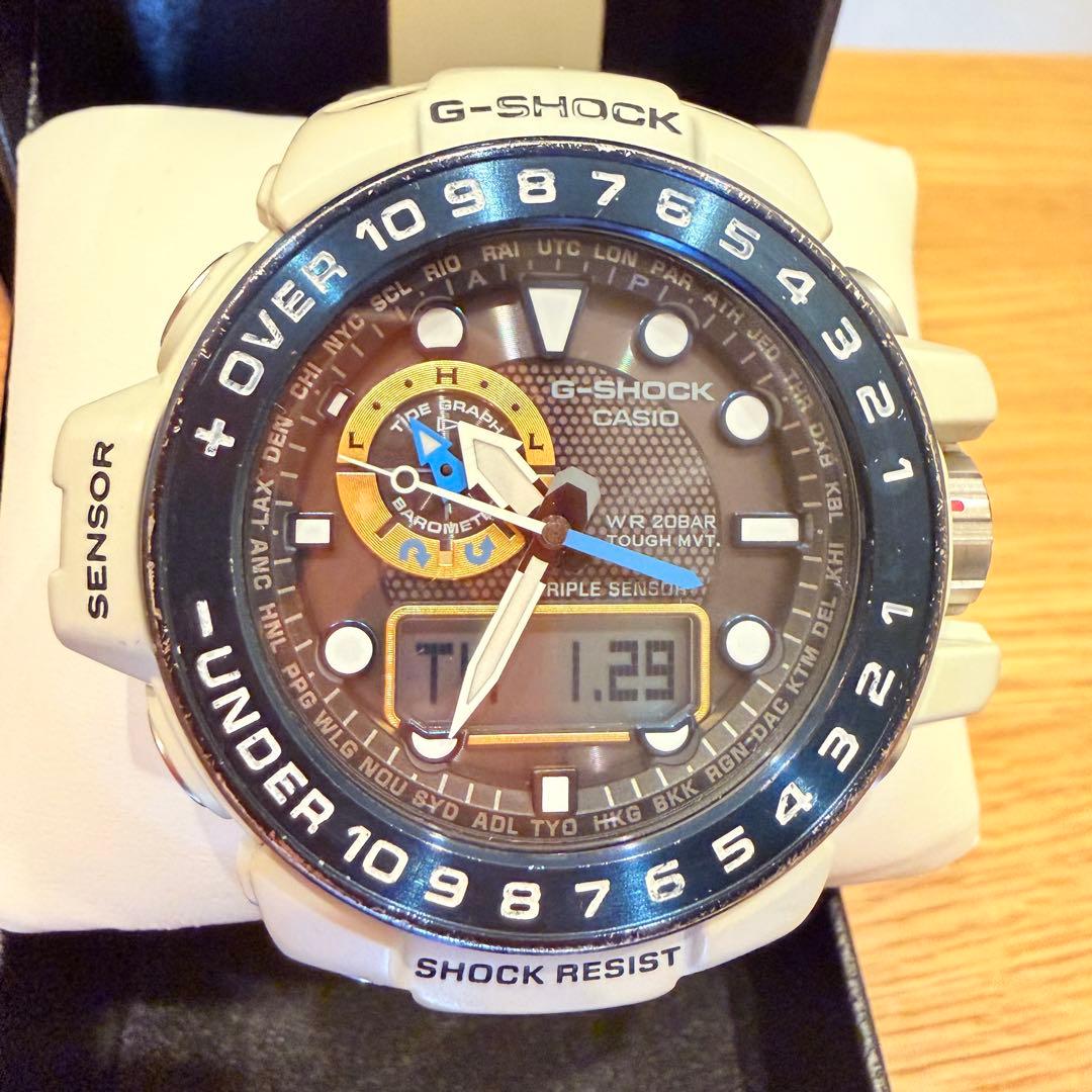 希少 白 MASTER CASIO G-SHOCK GWN-1000E 腕時計