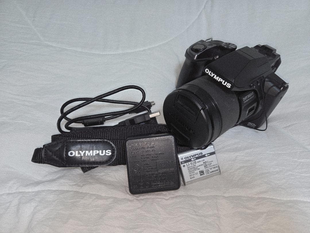 OLYMPUS STYLUS SP-100EE 本体と付属品