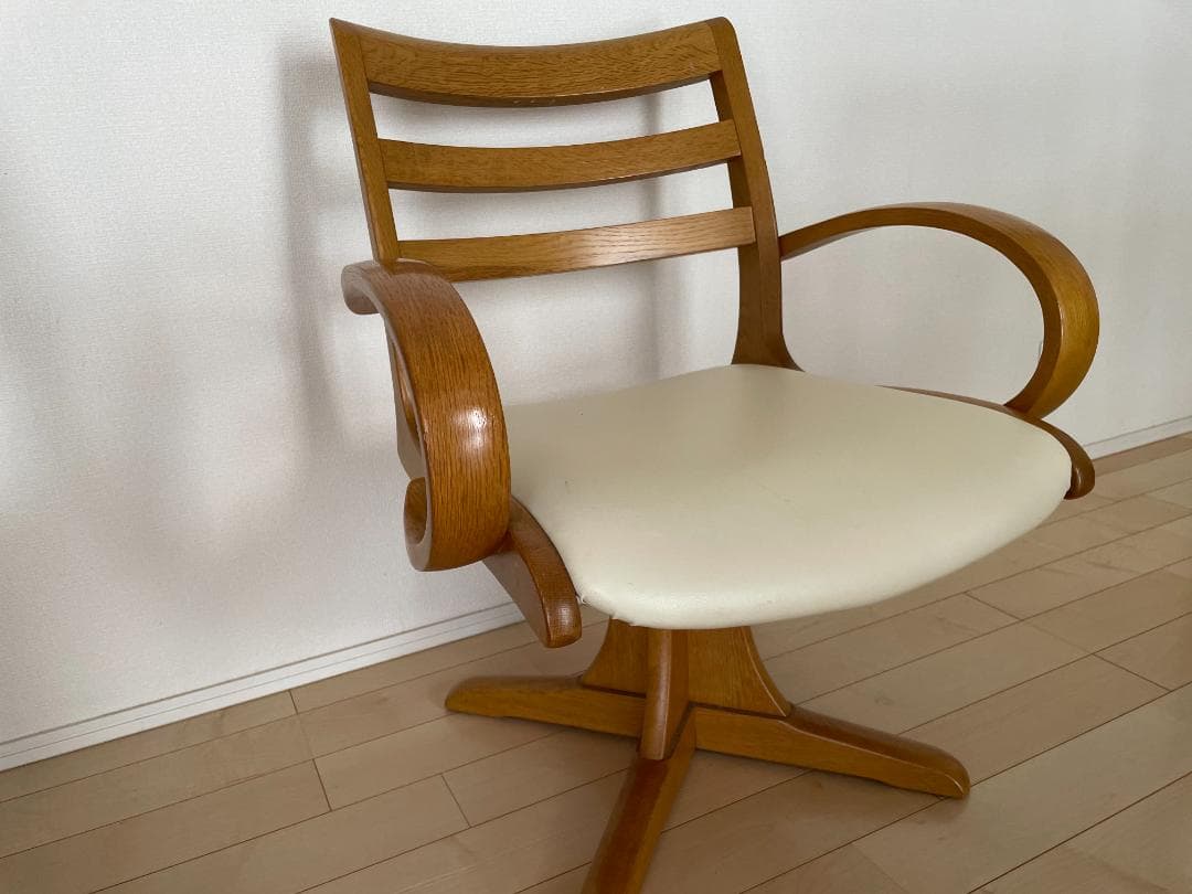 イバタ　ダイニングチェア 回転式　４脚セットまとめて