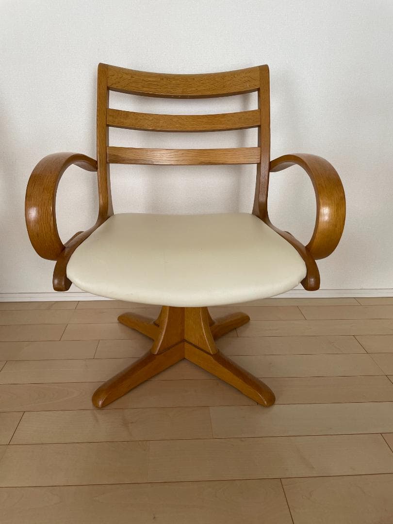 イバタ　ダイニングチェア 回転式　４脚セットまとめて