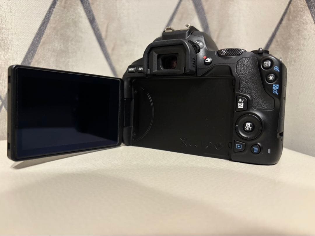 Canon EOS Kiss X10 デジタル一眼レフカメラ