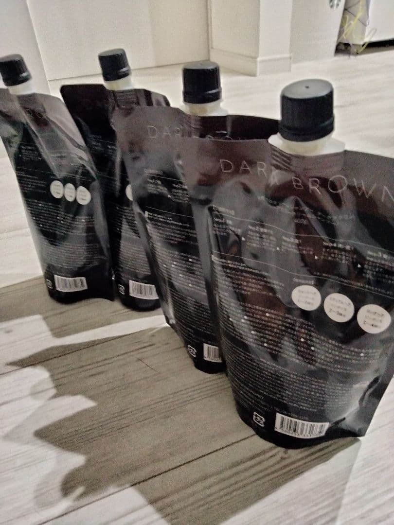 KURO　ダークブラウンクリームシャンプー 400g 4個セット！