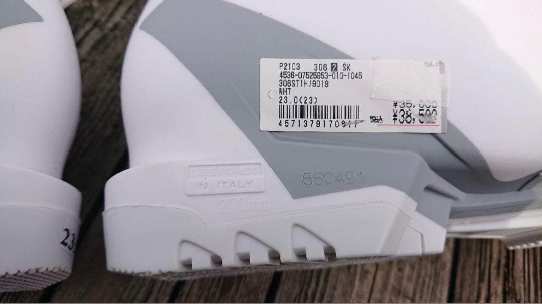 新品 シュトロイレ スキーブーツ STREULE GARNET 70 23cm