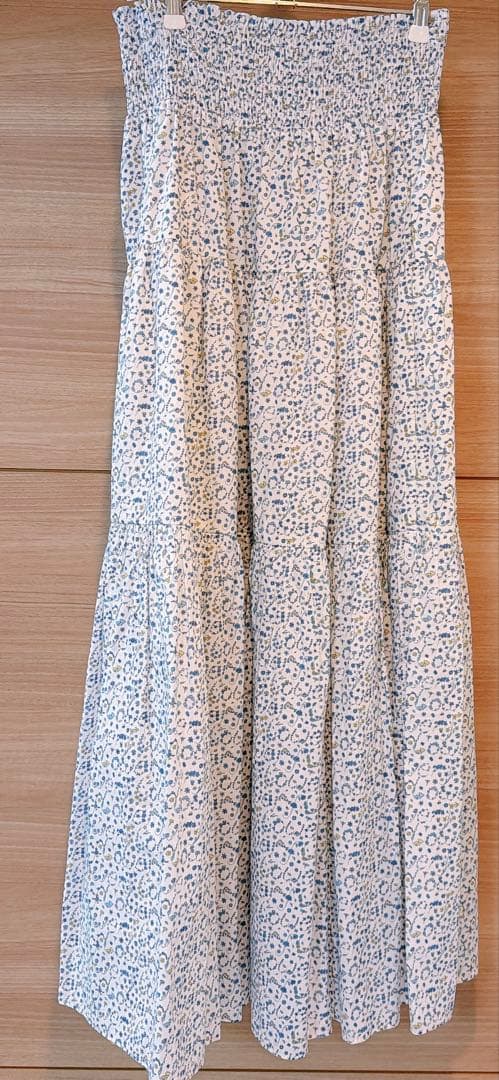 リバティプリントシャーリングスカート（ブルー）