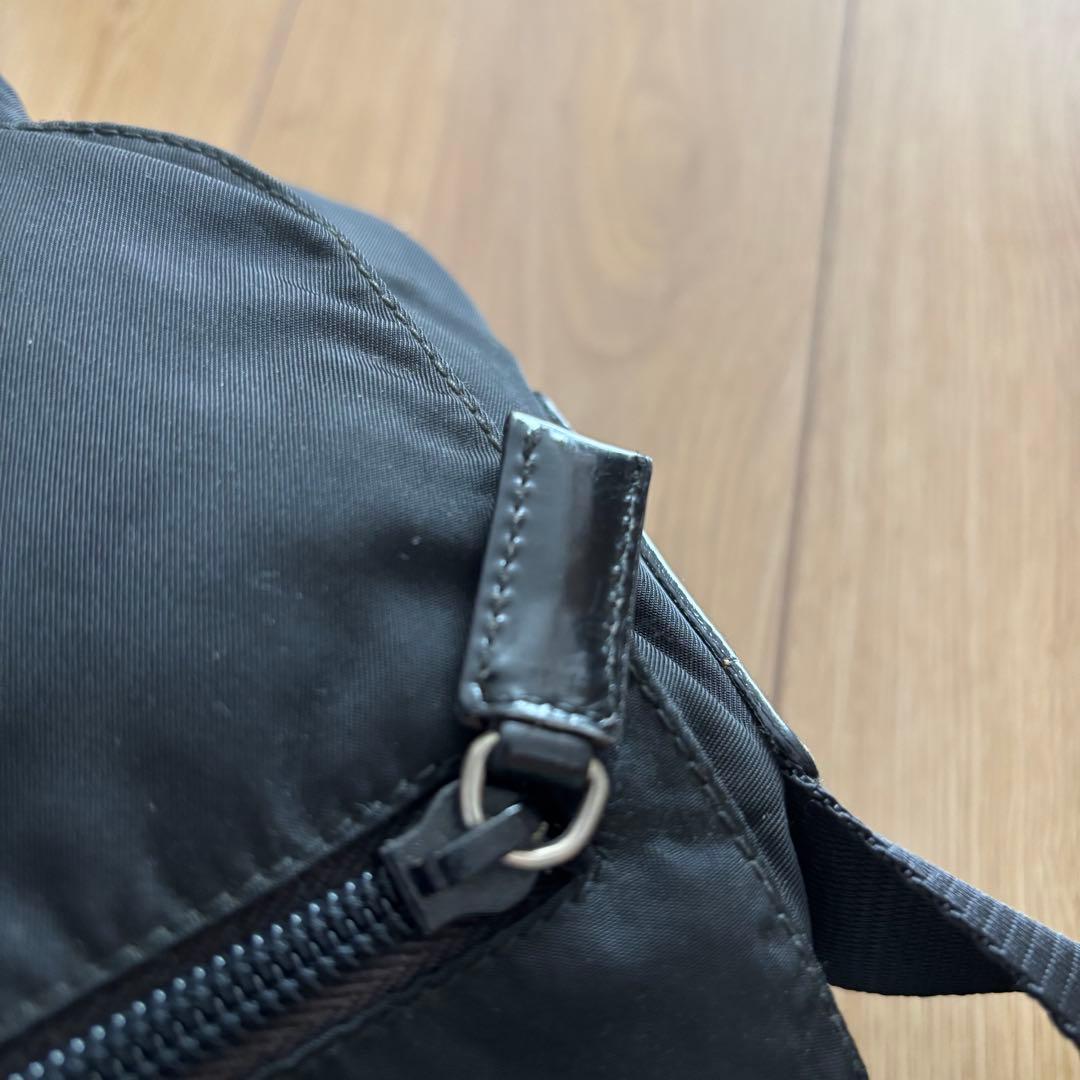 プラダ　ショルダーバック