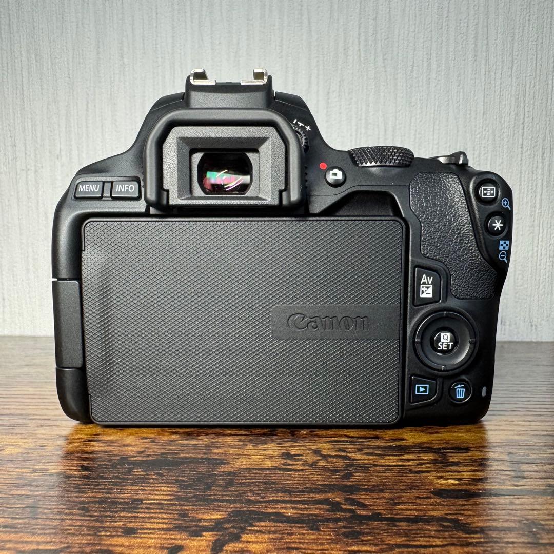 Canon EOS Kiss X10 レンズ2本セット