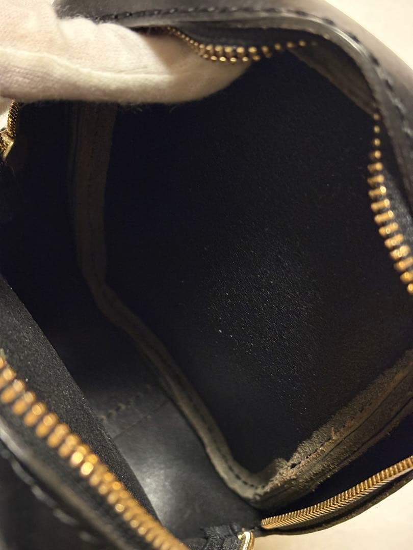 レザー ブラック ポーチ ジッパー付き