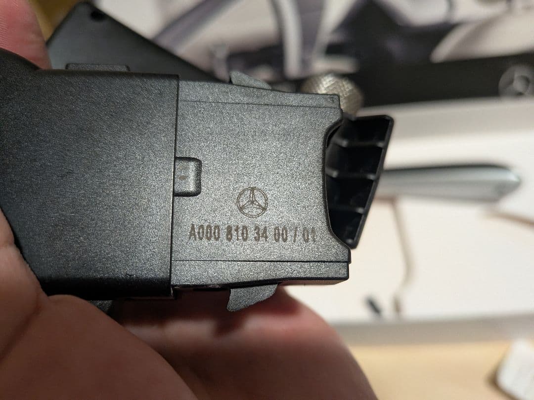 Mercedes-Benz コートハンガー & ベースサポート (ジャンク)